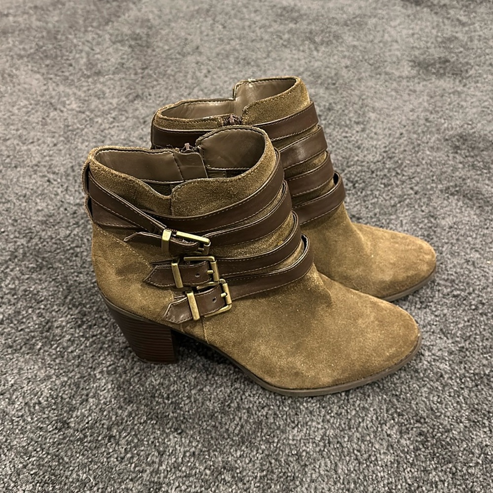 EUC Ladies Ankle Boots